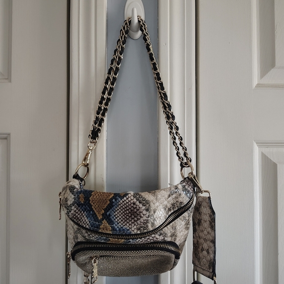 Steve Madden Cliff Multi Snake Crossbody Bag - Picture 4 of 10